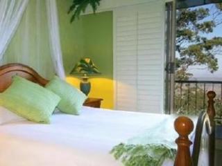 Bed & Breakfast Avocado Sunset