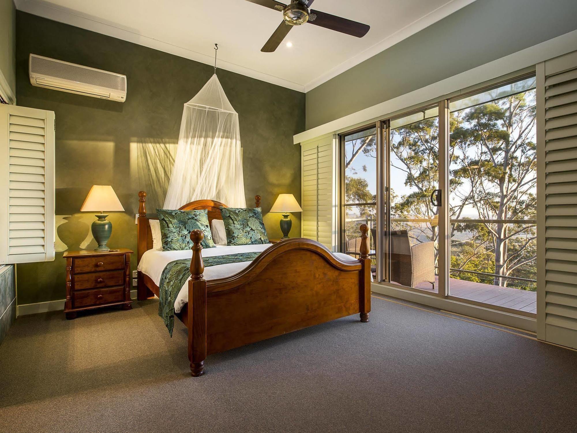 Avocado Sunset Bed & Breakfast 4*